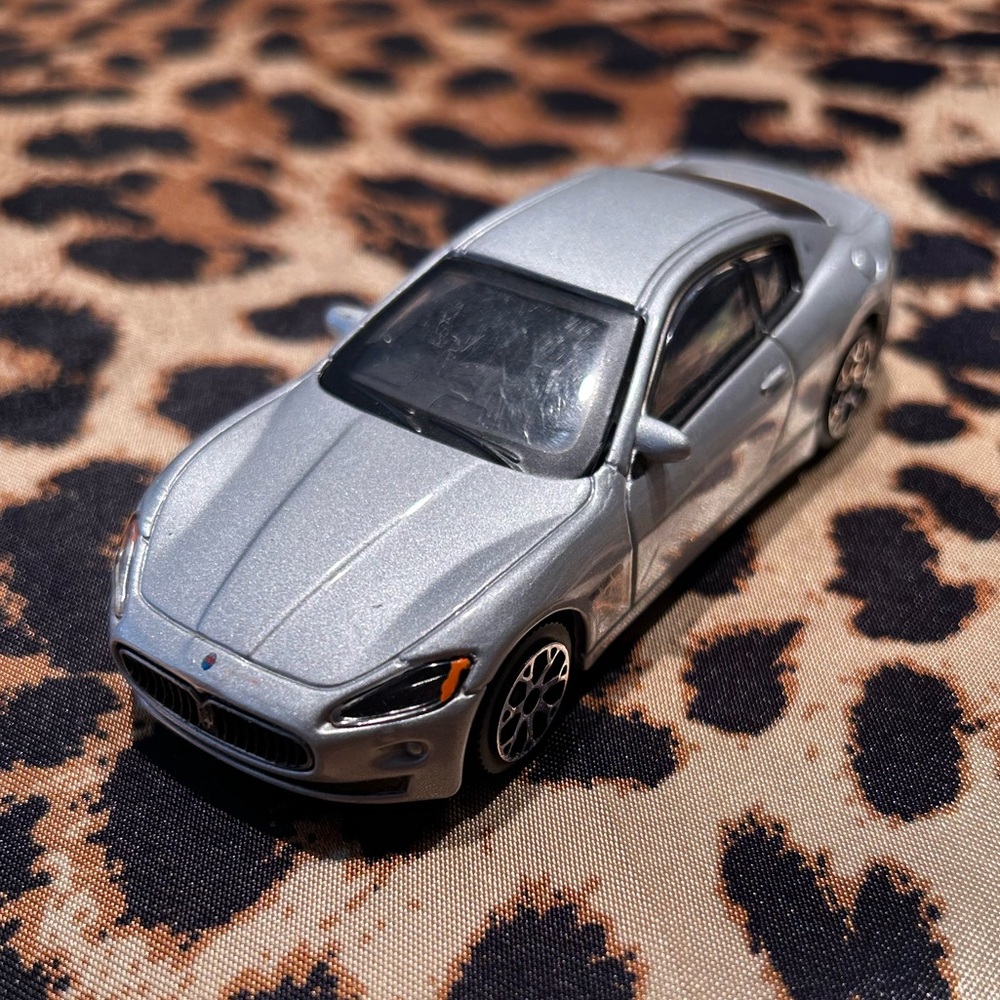 Burago Maserati Gran Turismo Silver 1:43 Scale Diecast Model Car